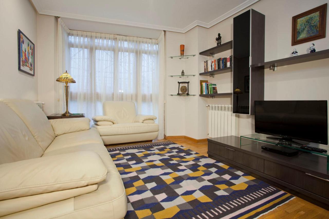 Apartamento De La Casona De Riomera โอเบียโด ภายนอก รูปภาพ